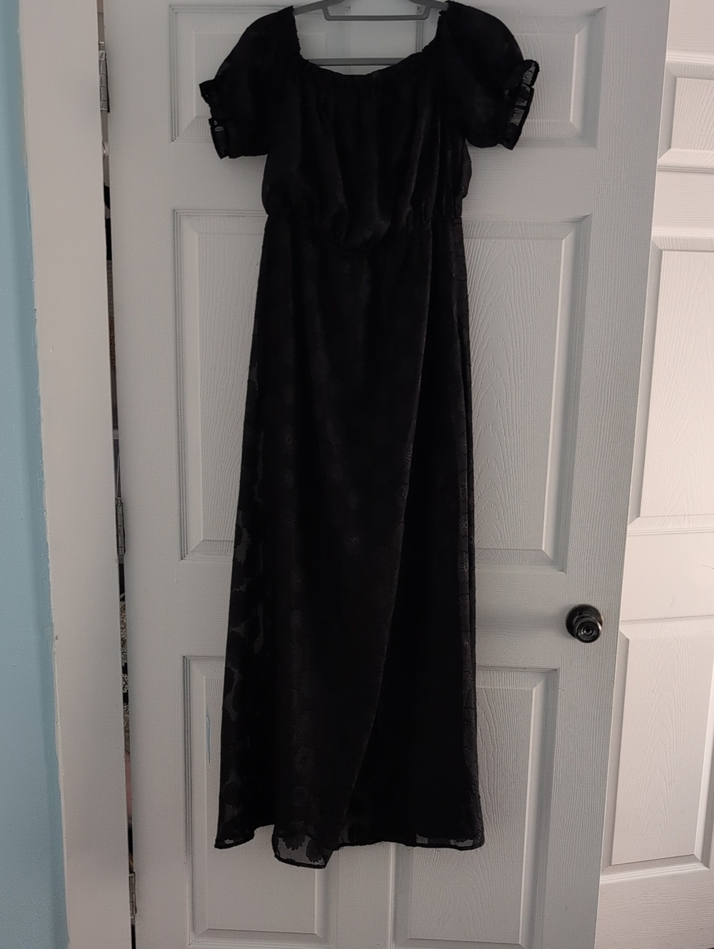 Lulu's Black Maxi Dress with Puff Sleeves